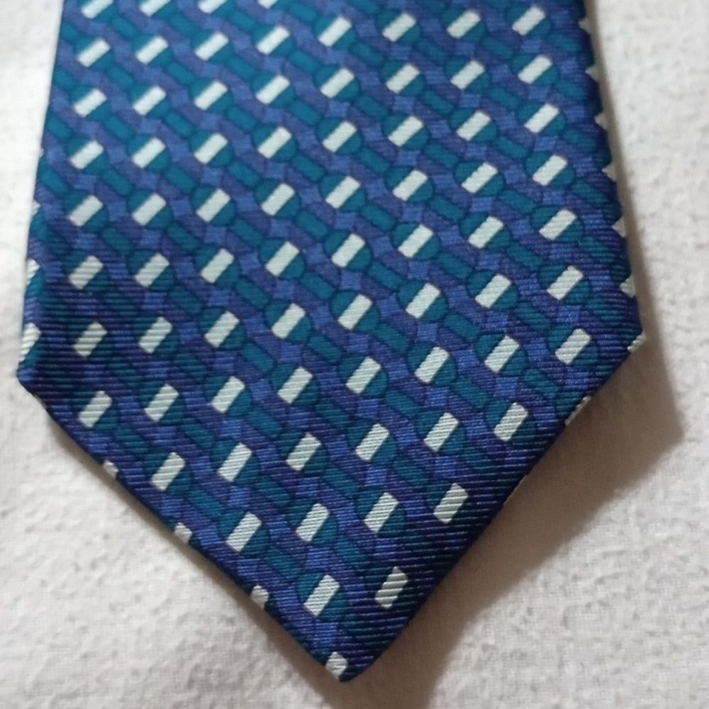 Tom James men's tie